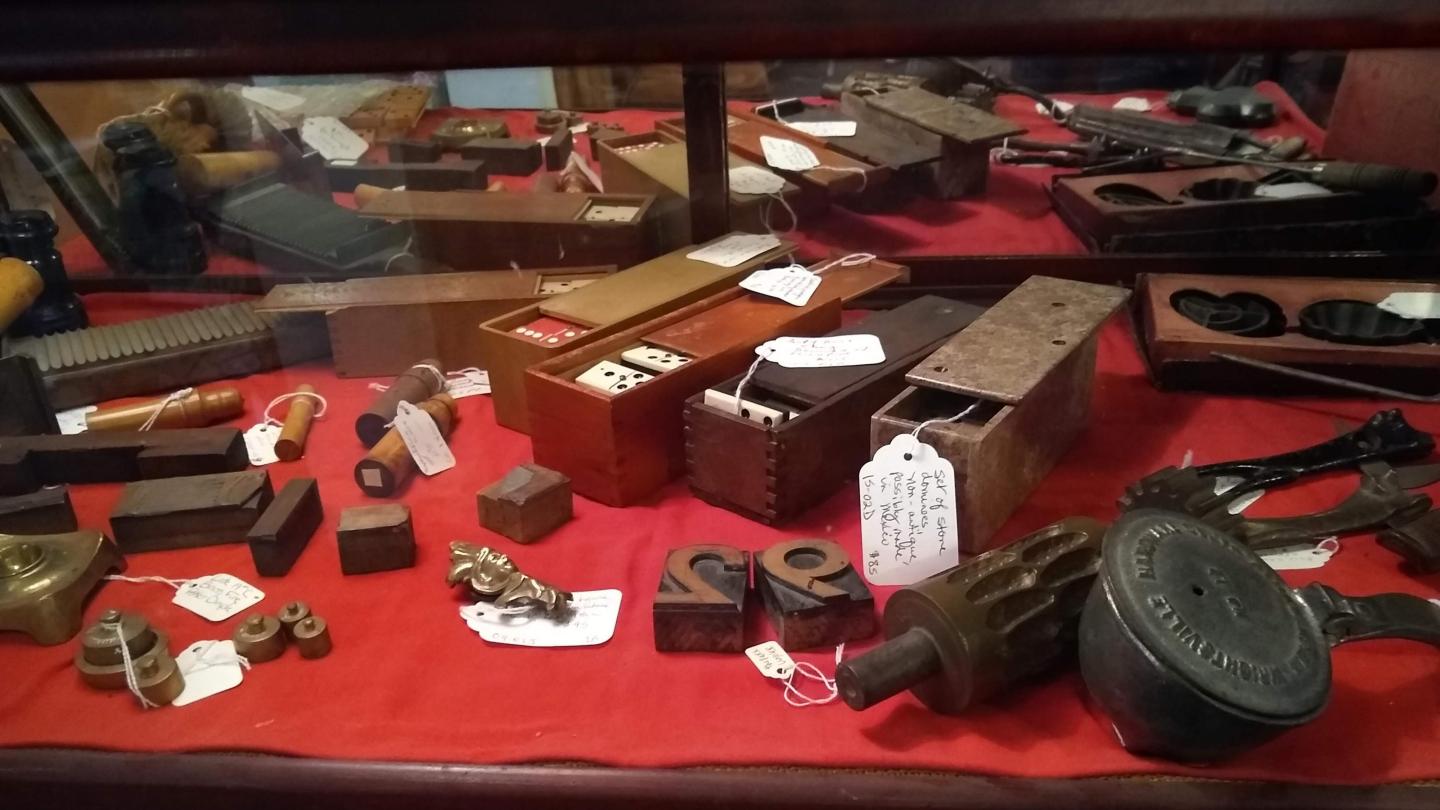 Wigren Barlow glass case