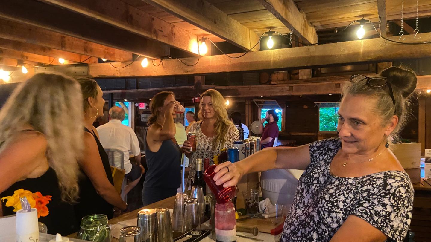 barn bar