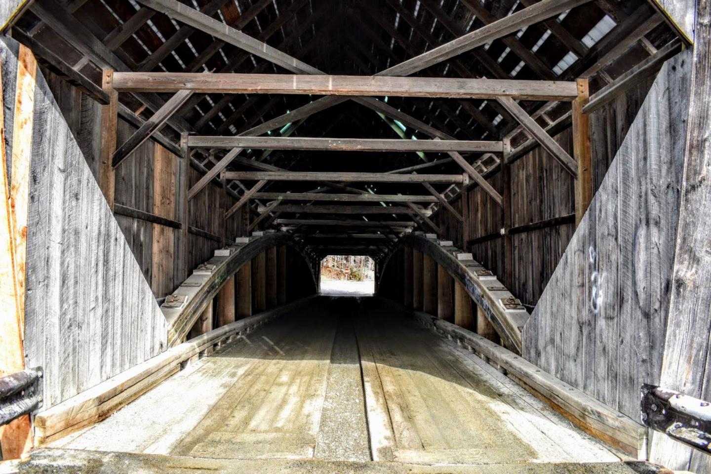 Lincoln Covered Bridge inside