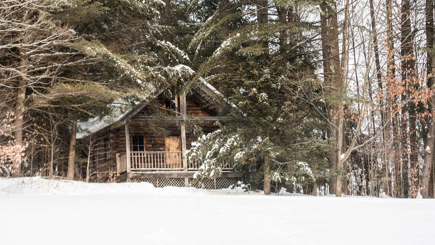 Snowshoe to Mt Tom's cabin