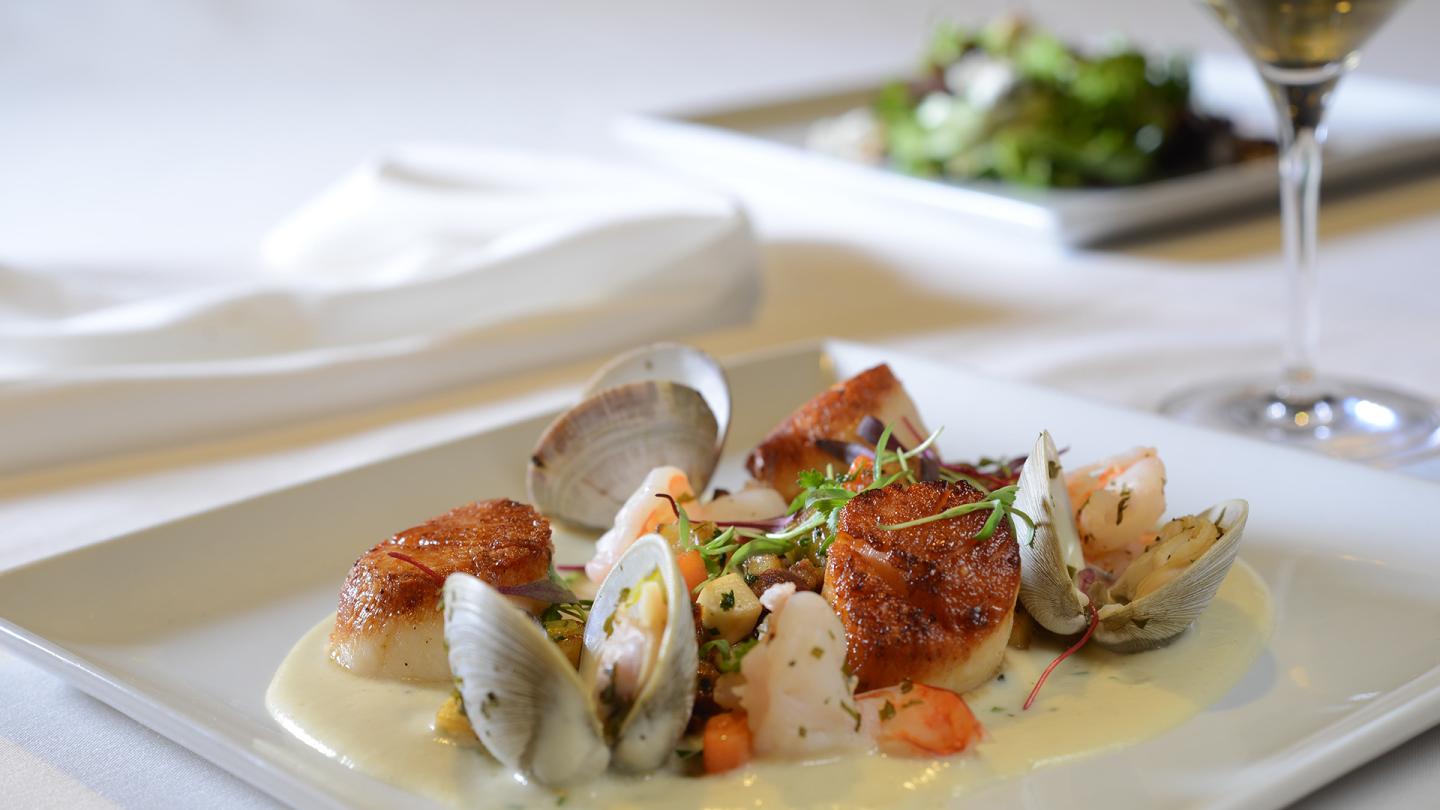 Red Rooster Dining Room at the Woodstock Inn & Resort