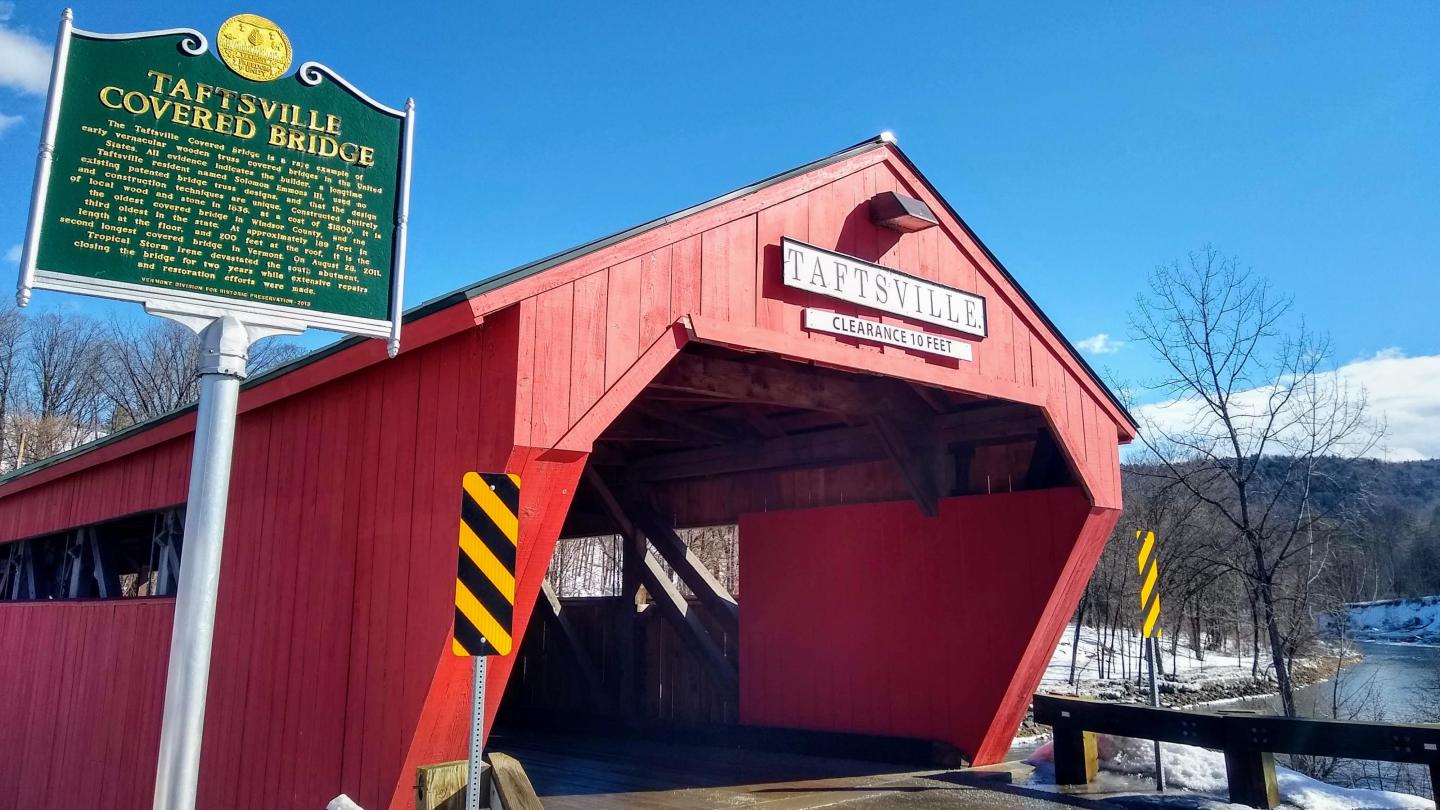 Taftsville Covered Bridge side view