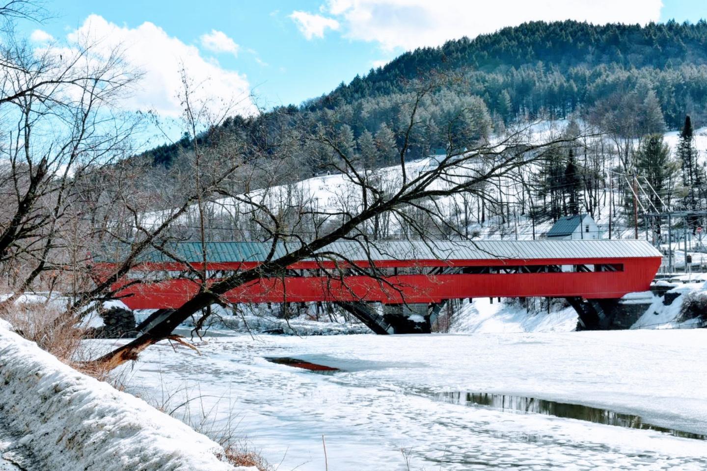 Taftsville Covered Bridge distance view