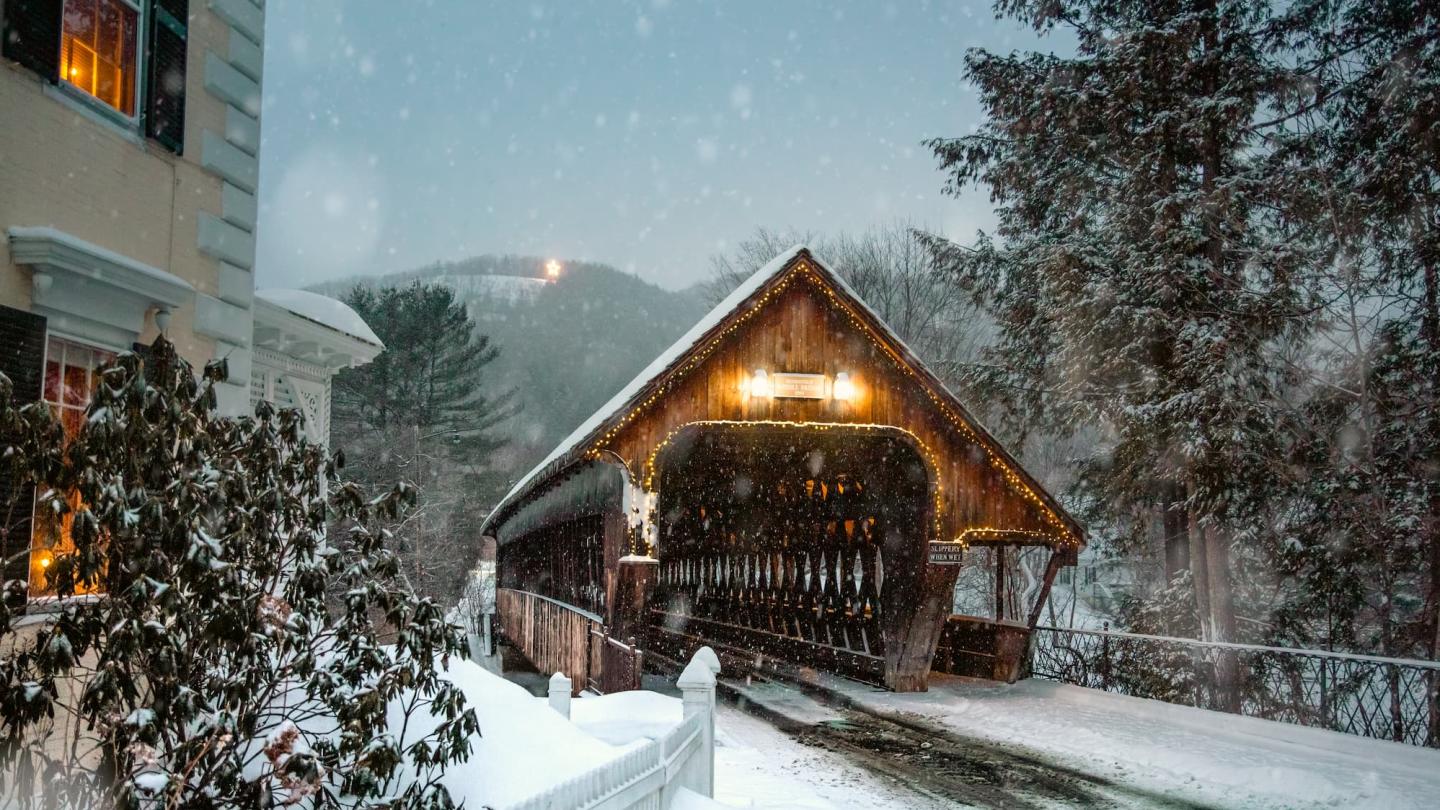Middle Bridge in Winter