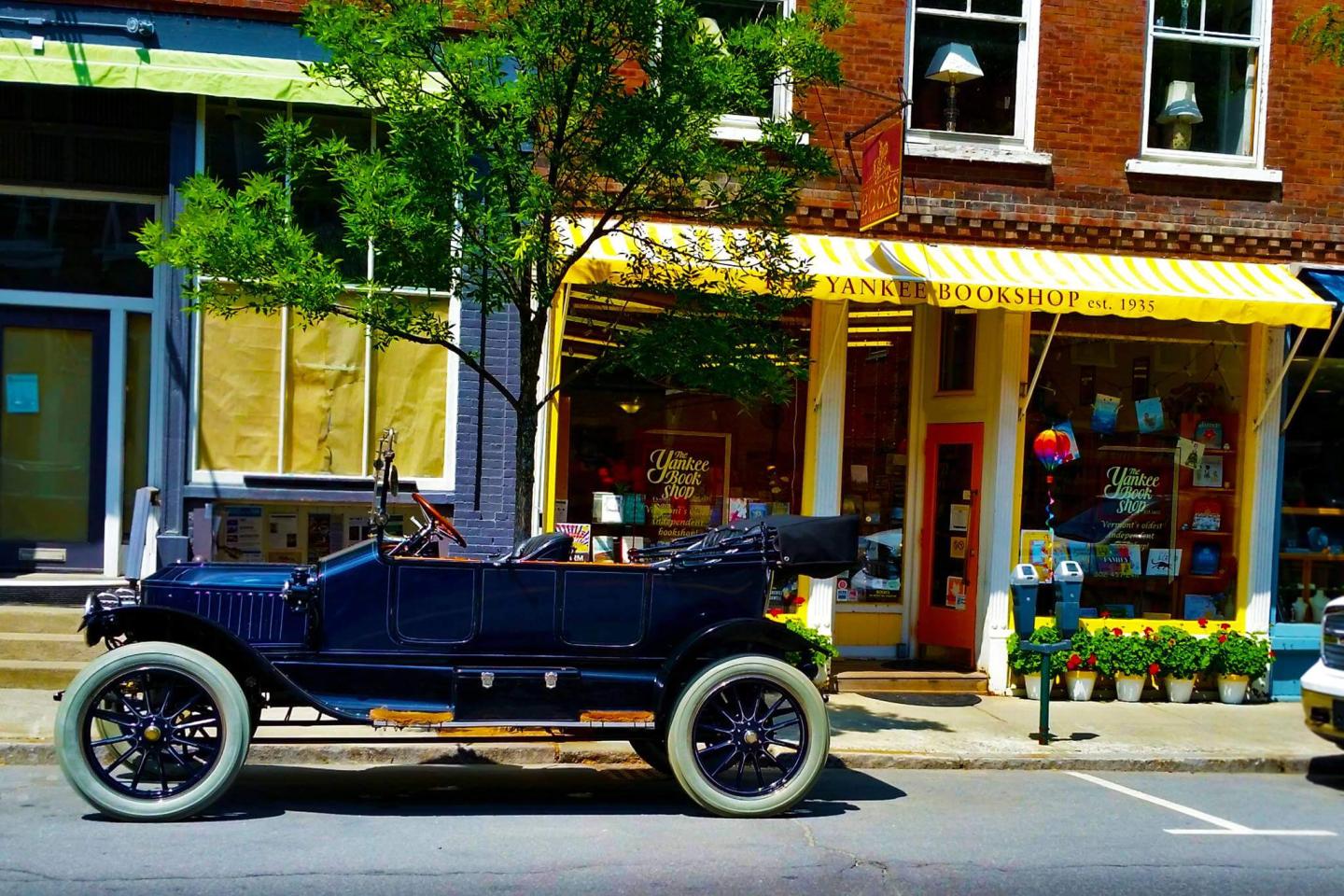 Antique car outside the Yankee Bookshop