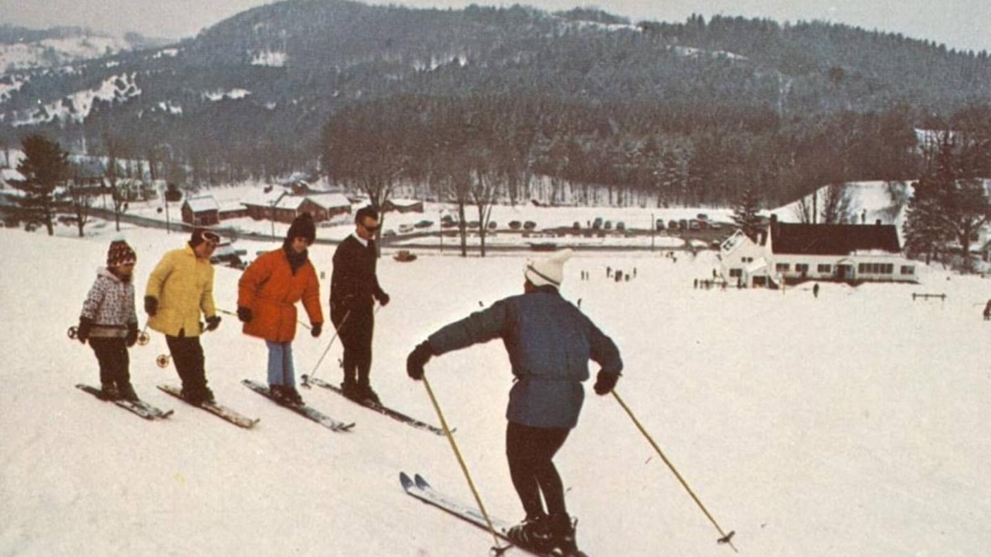 Vintange Mt Tom skiing