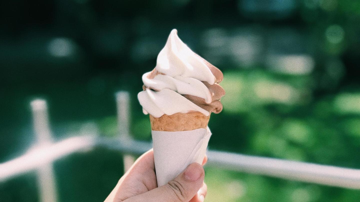 Soft serve ice cream