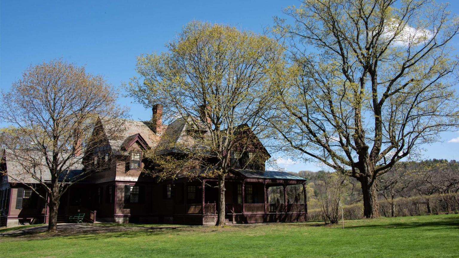 Billings farm manager house early blooms spring