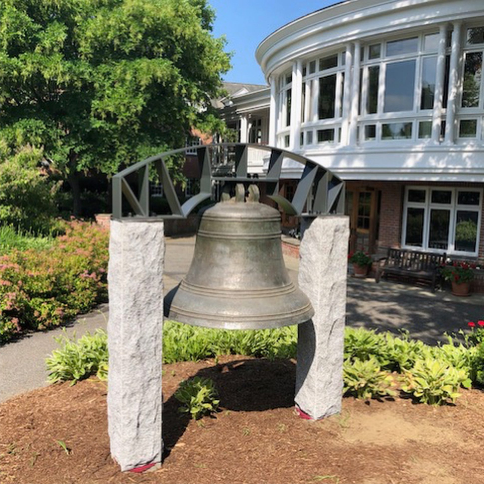 Revere Bell Inn South Lawn