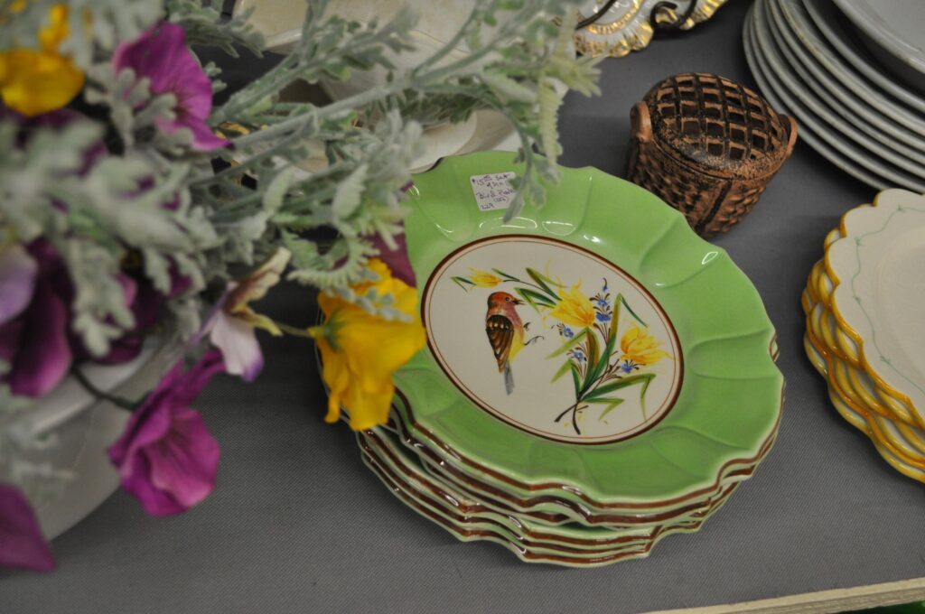 Lovely vintage dessert plates