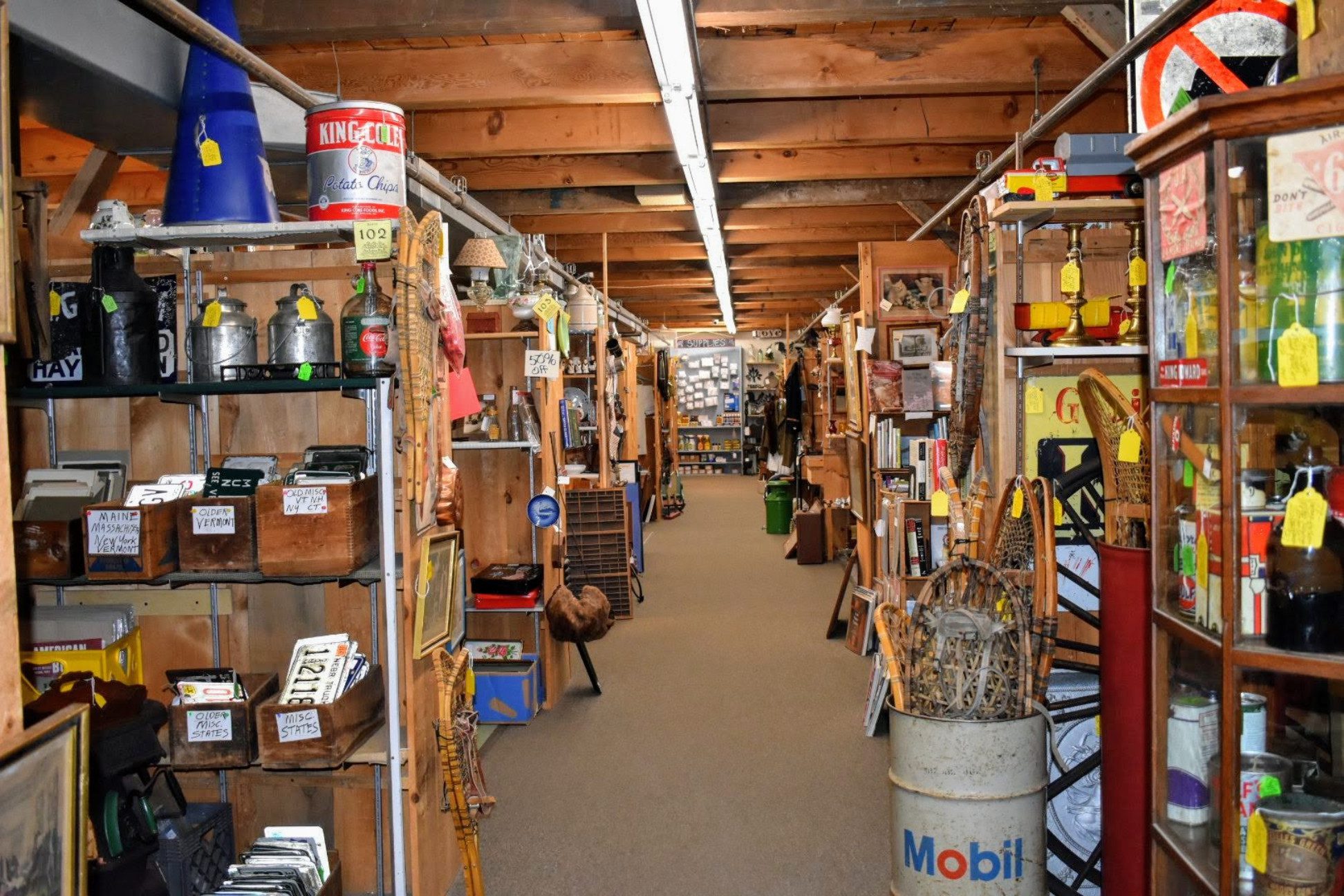 Vermont Antique Mall inside
