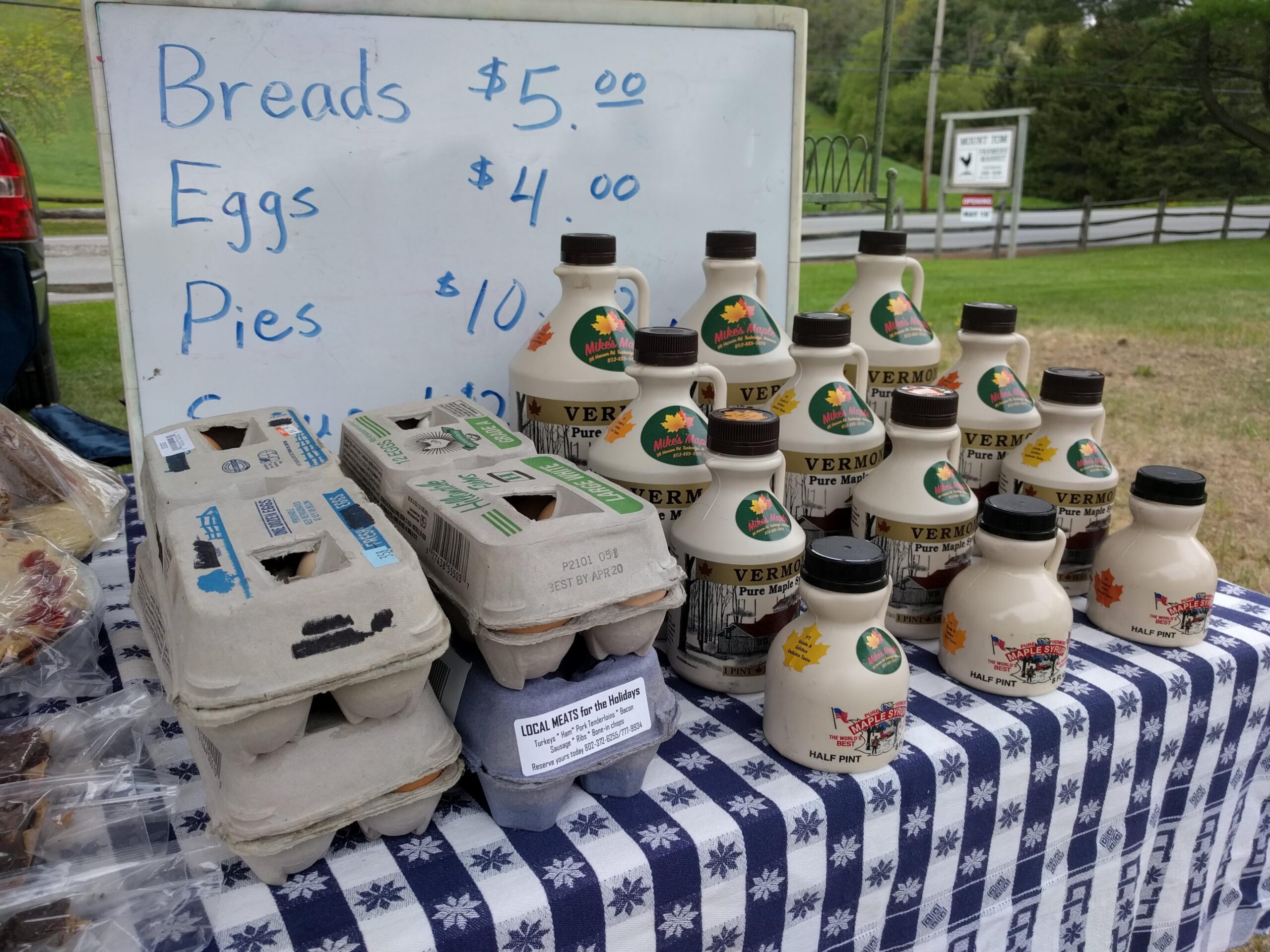 Produce Mt Tom Farmers' Market