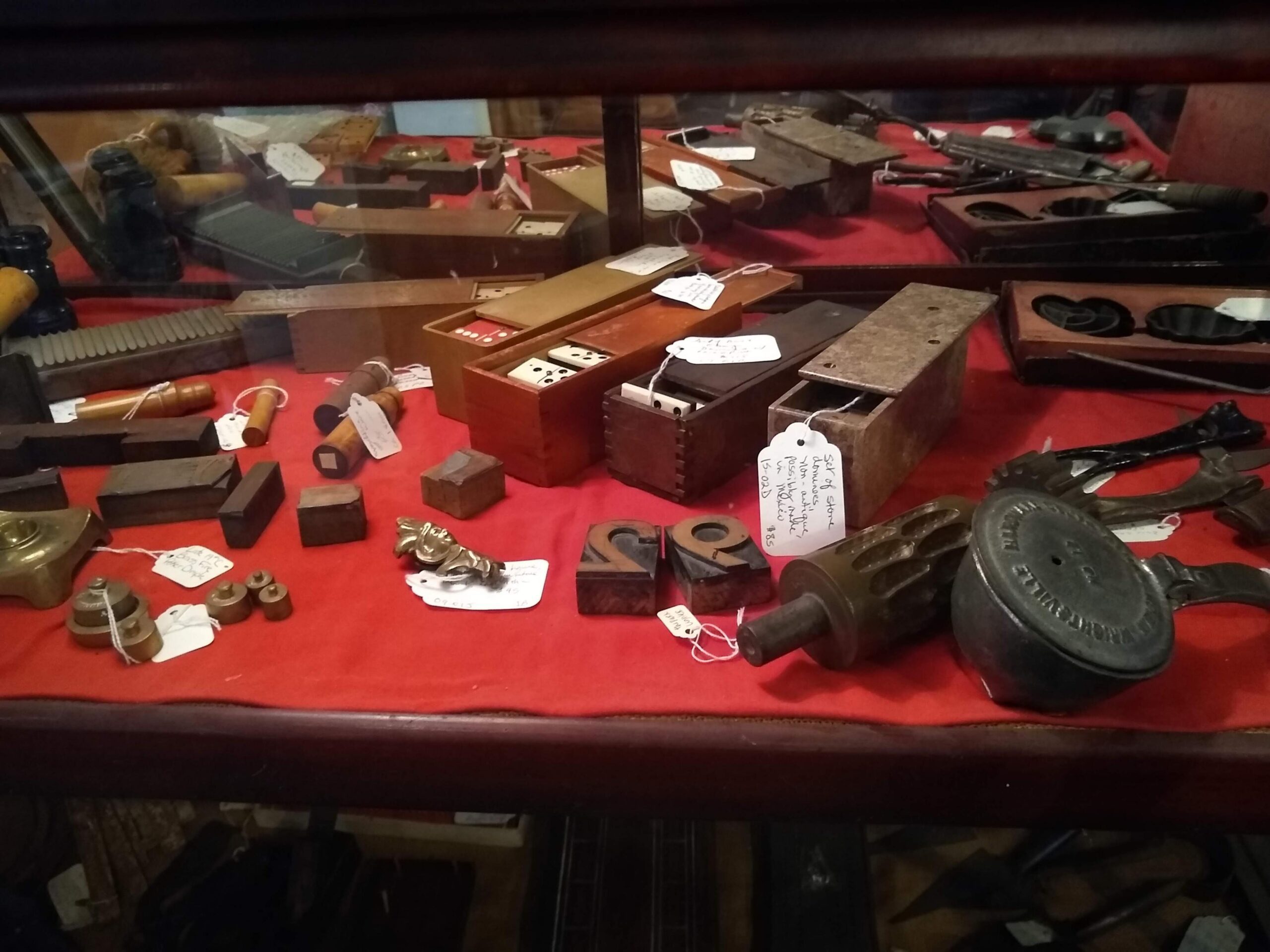 Wigren Barlow glass case