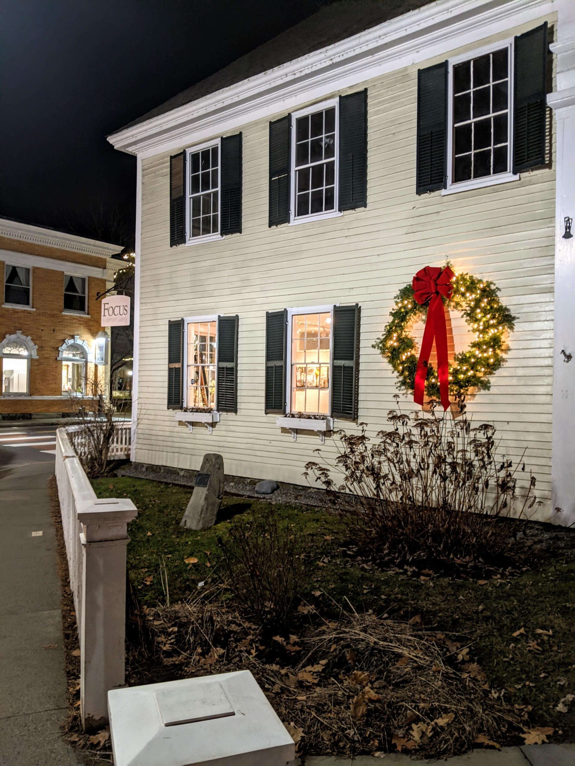 Focus Gallery with holiday decorations