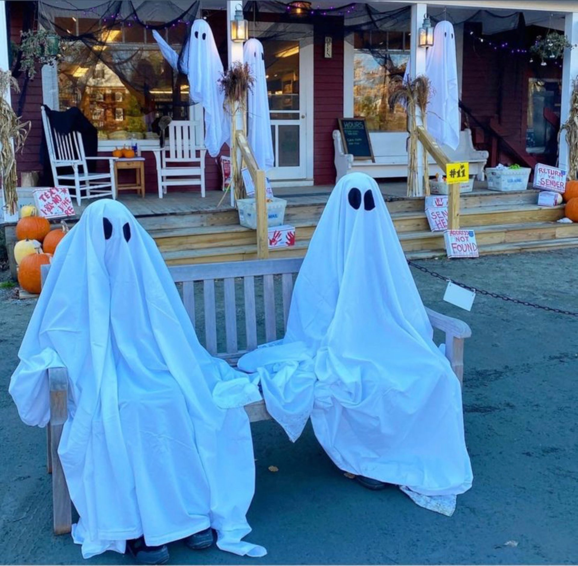 South Woodstock Halloween decor