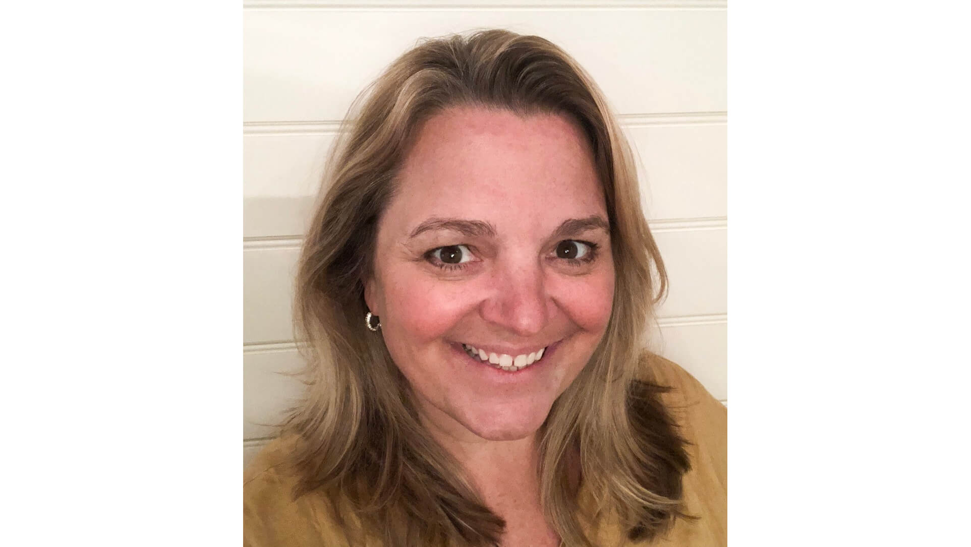 Suzi Curtis headshot