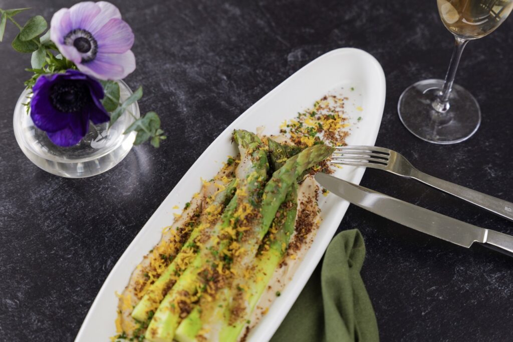 plate of garden asparagus