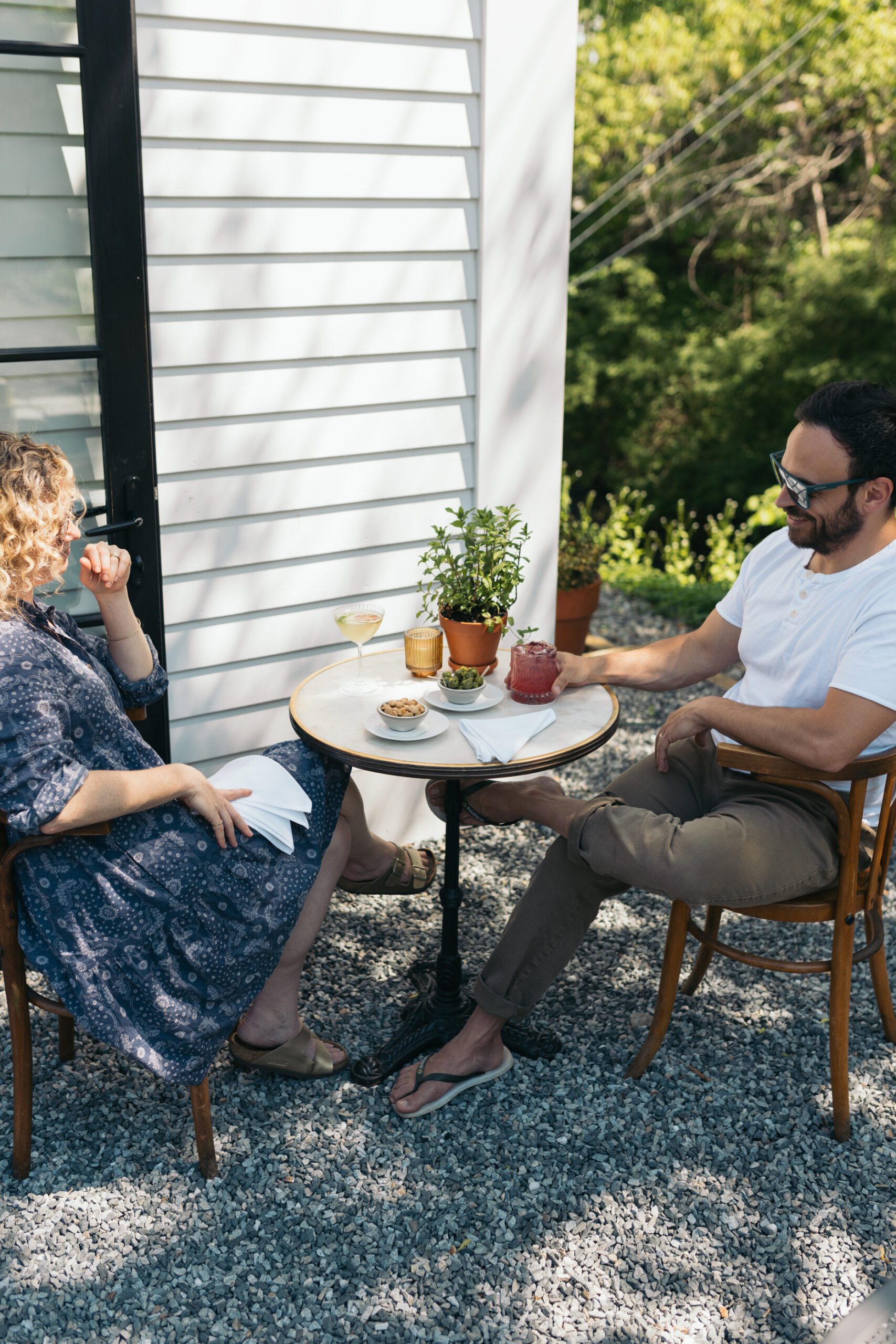 outdoor dining at au comptoir in woodstock vt