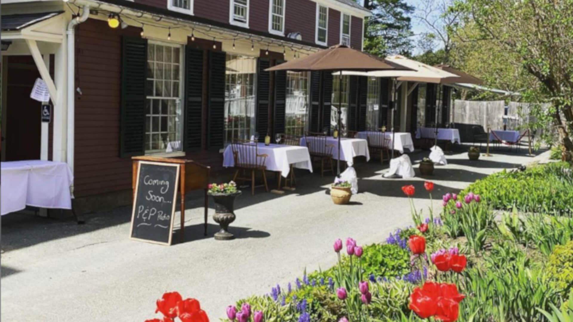 Prince and pauper outdoor dining